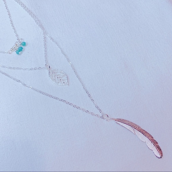 Three Layers Feather Leaves Resin Beads Pendant Necklace - Picture 4 of 10